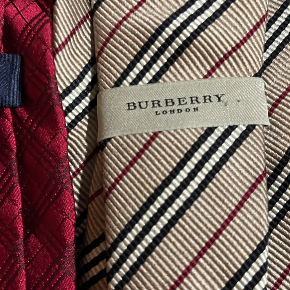 Burberry - Picture 6 of 6